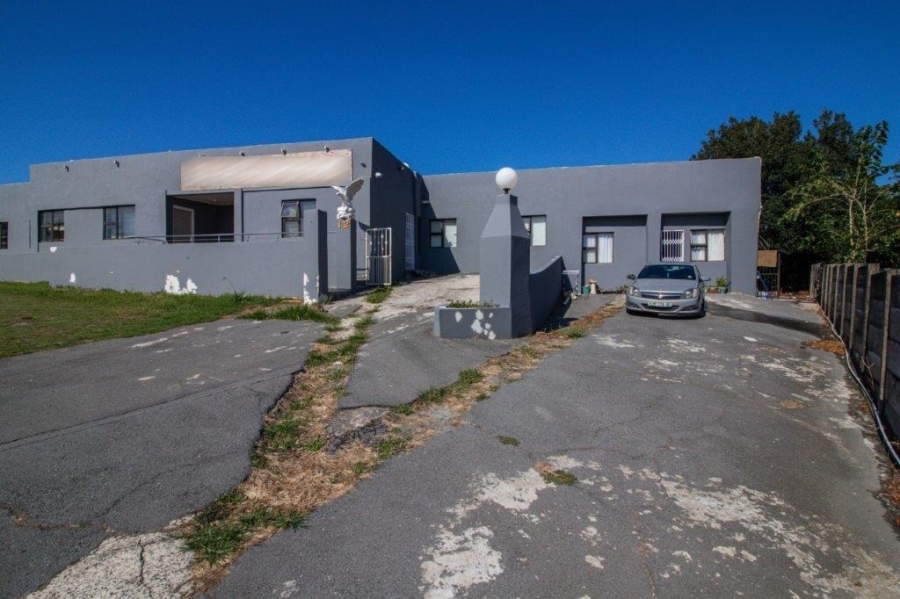 11 Bedroom Property for Sale in Beacon Bay Eastern Cape